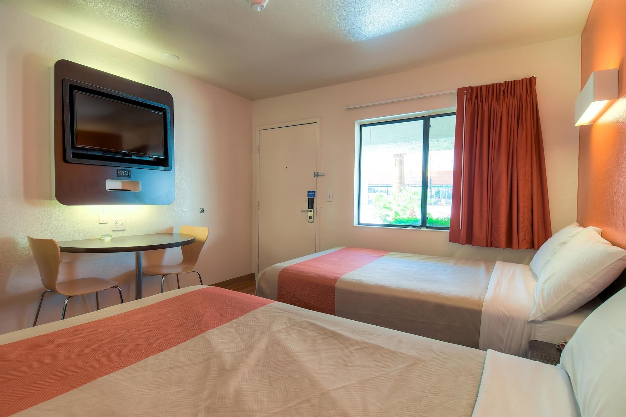 Motel 6-Palm Springs, Ca - Downtown Εξωτερικό φωτογραφία