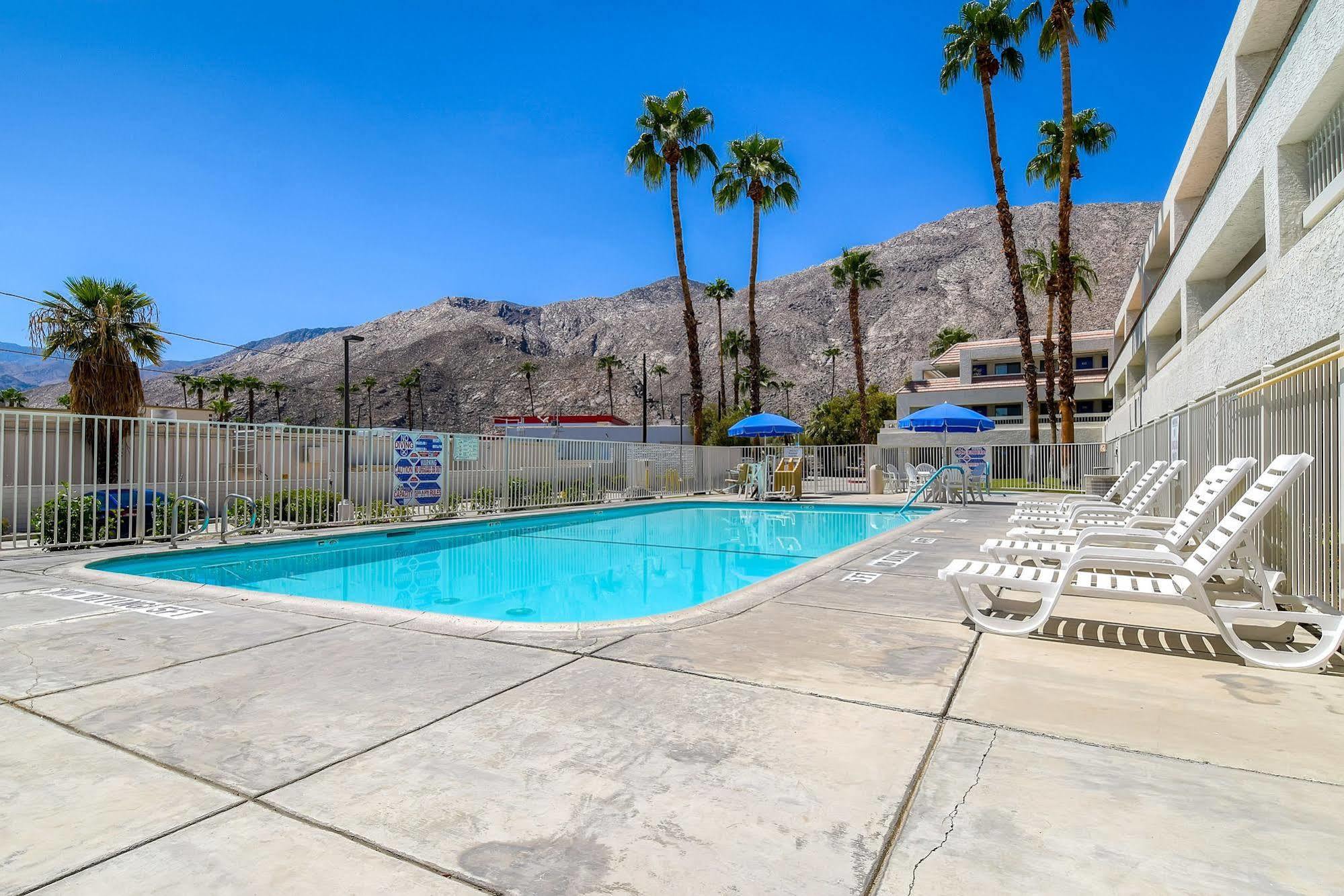 Motel 6-Palm Springs, Ca - Downtown Εξωτερικό φωτογραφία