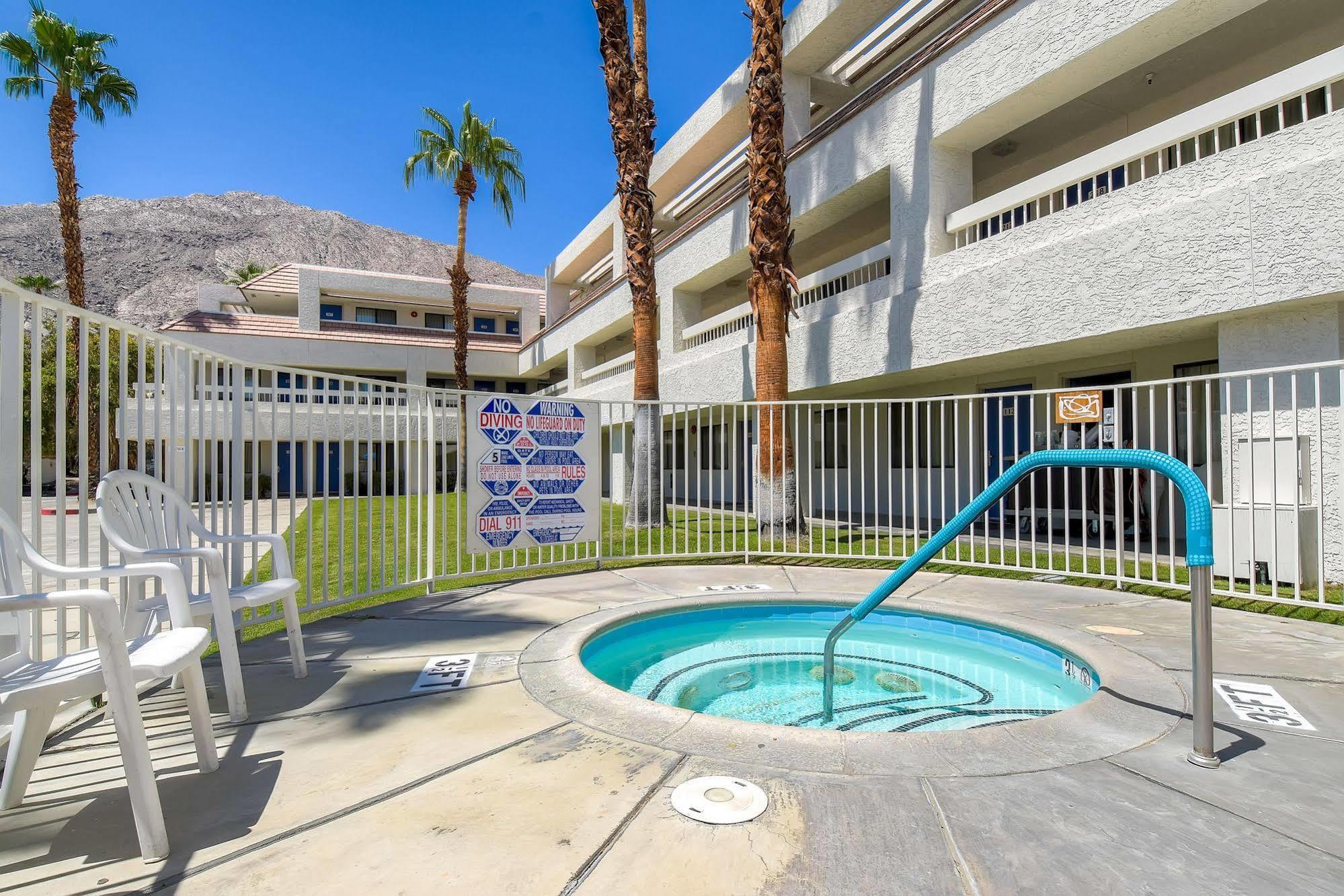 Motel 6-Palm Springs, Ca - Downtown Εξωτερικό φωτογραφία