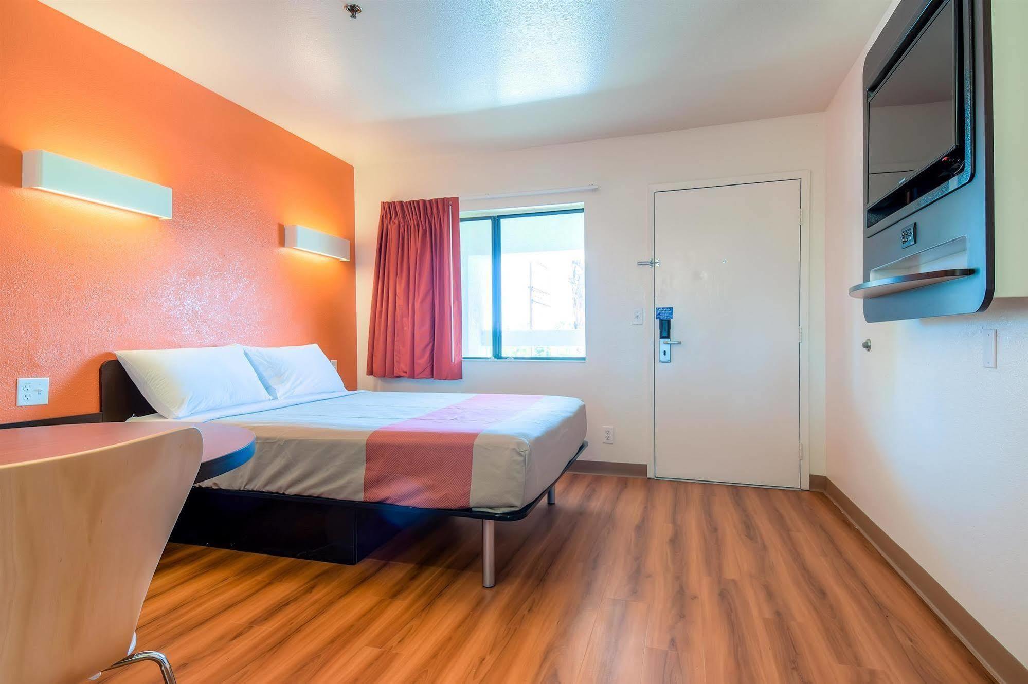 Motel 6-Palm Springs, Ca - Downtown Εξωτερικό φωτογραφία