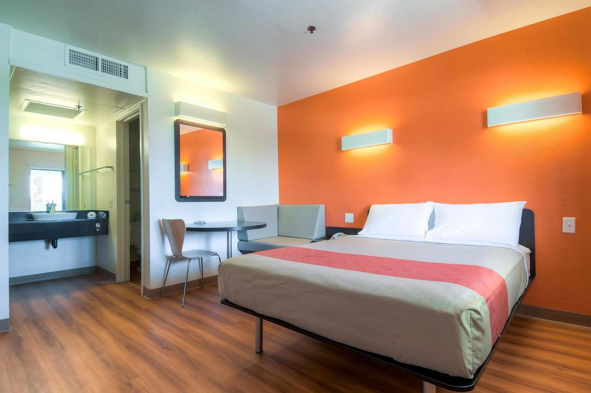 Motel 6-Palm Springs, Ca - Downtown Εξωτερικό φωτογραφία