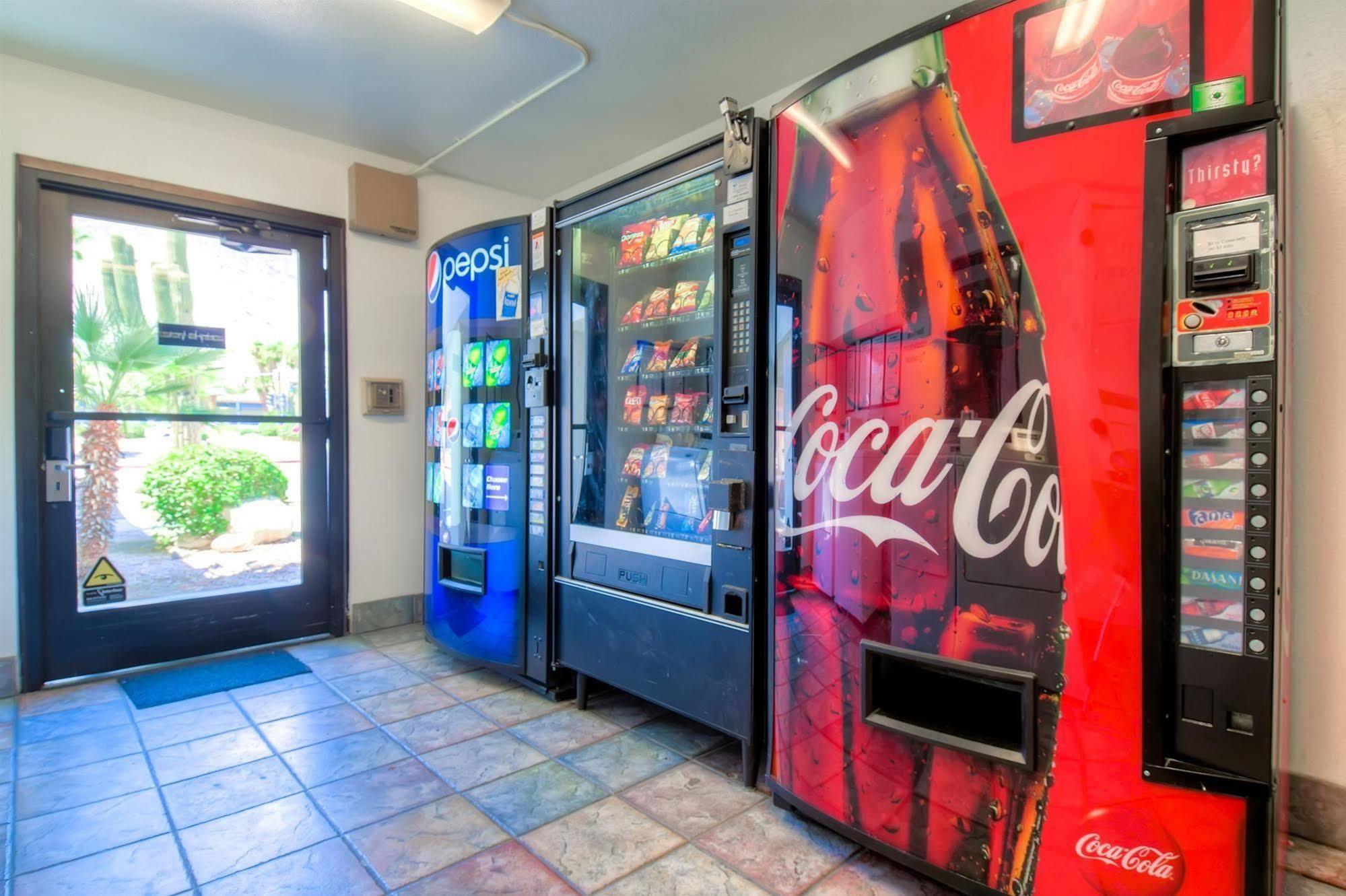Motel 6-Palm Springs, Ca - Downtown Εξωτερικό φωτογραφία